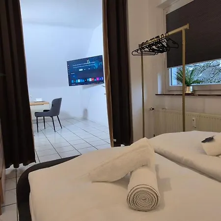 Monteur- & Geschaeftsapartment Mit Parkplatz *