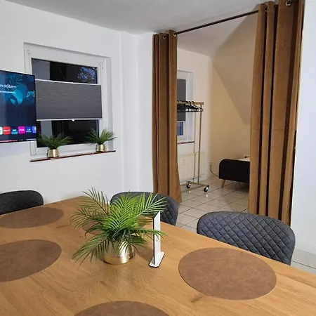 Monteur- & Geschaeftsapartment Mit Parkplatz 아파트